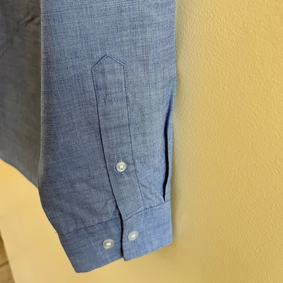 Croft and Barrow Mens button down - Picture 3 of 4